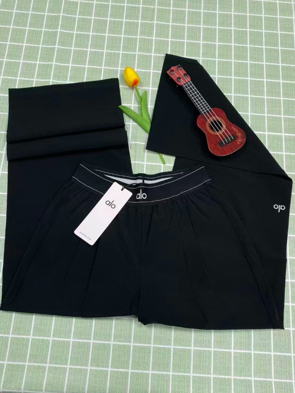 New With Tags✨Black ALO Yoga Regular Suit Up Trouser (30-inch inseam) - Picture 2 of 8